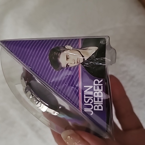 Justin Bieber watch - Picture 3 of 4